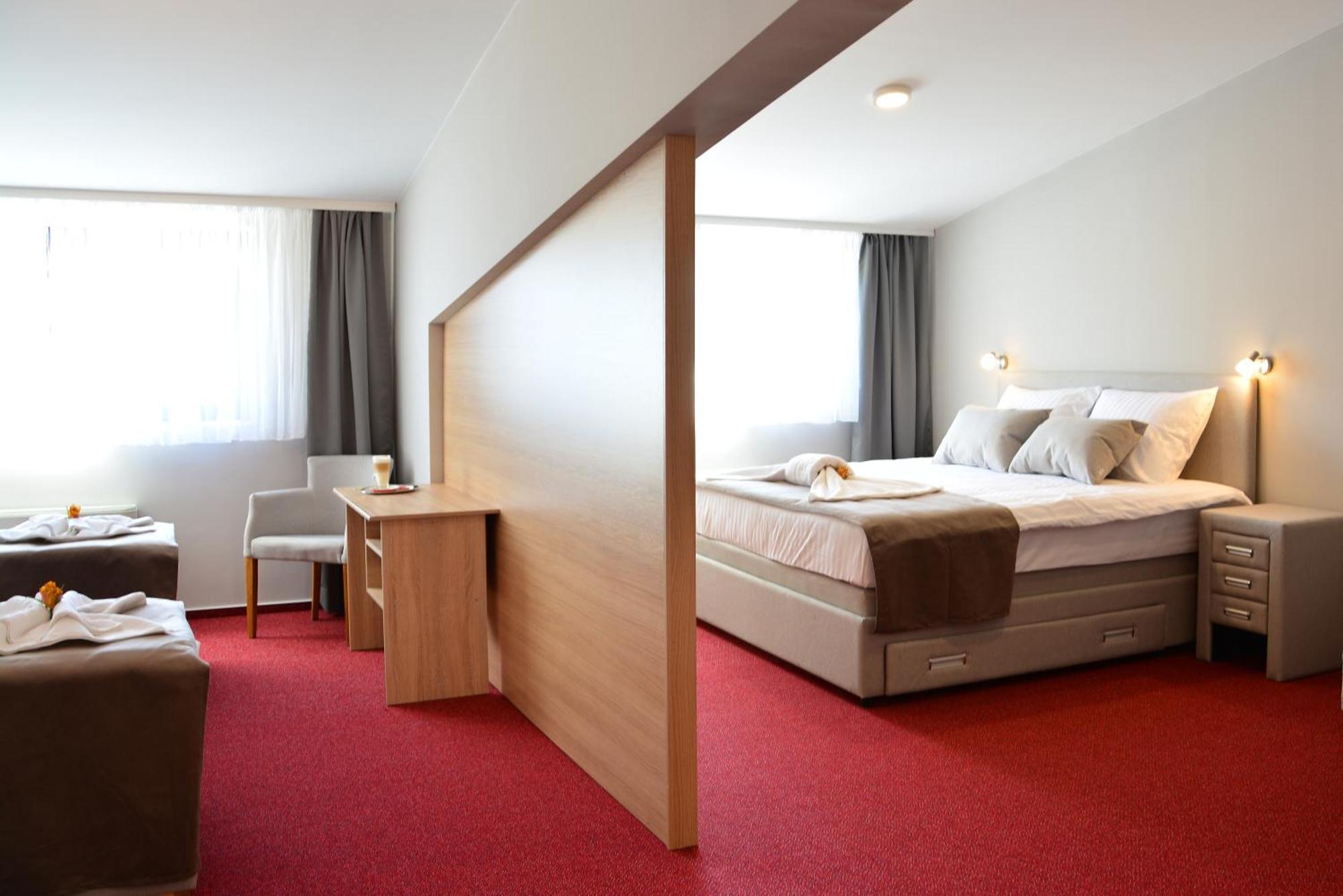 Hotel Dolenjc Novo Mesto Eksteriør billede